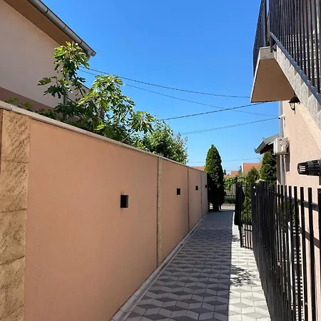 Diamond Lux Apartment Surcin