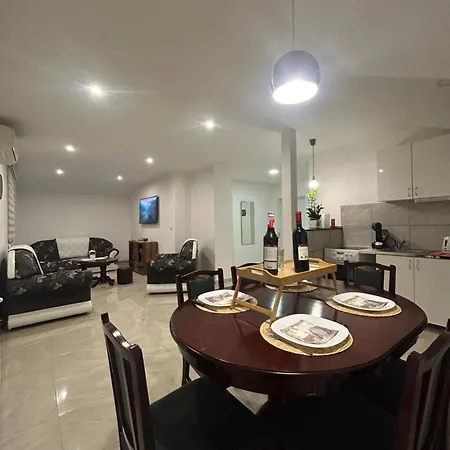 Diamond Lux Apartment Surcin