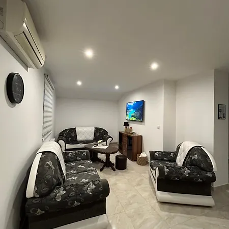 Diamond Lux * Surčin