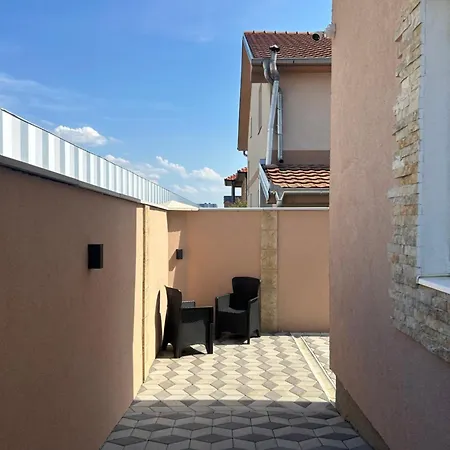 Diamond Lux Apartment *